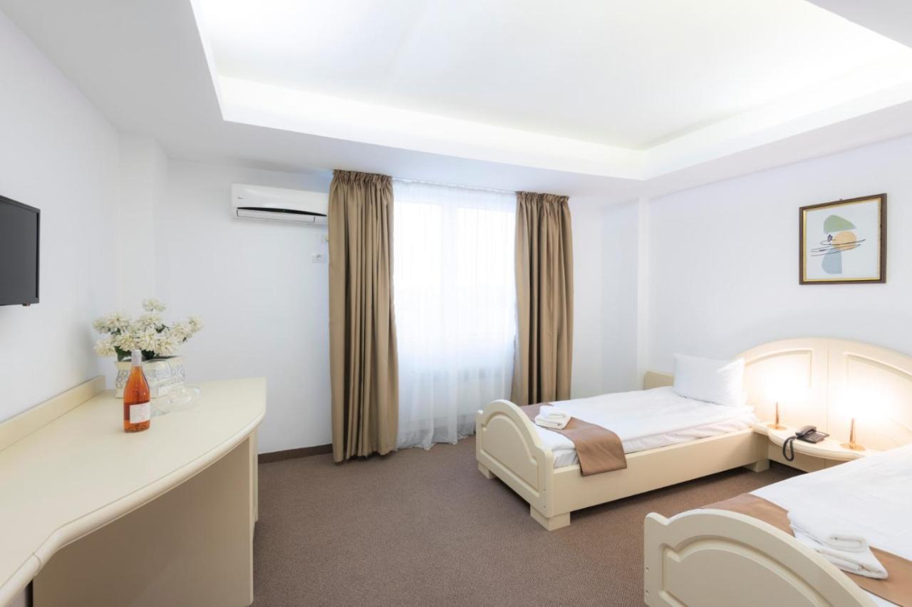 Hotel Randy 콘스탄차 외부 사진