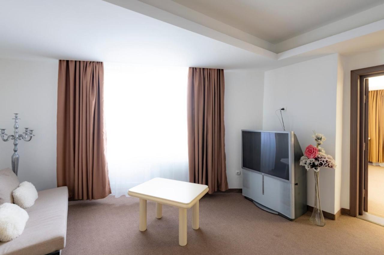 Hotel Randy 콘스탄차 외부 사진