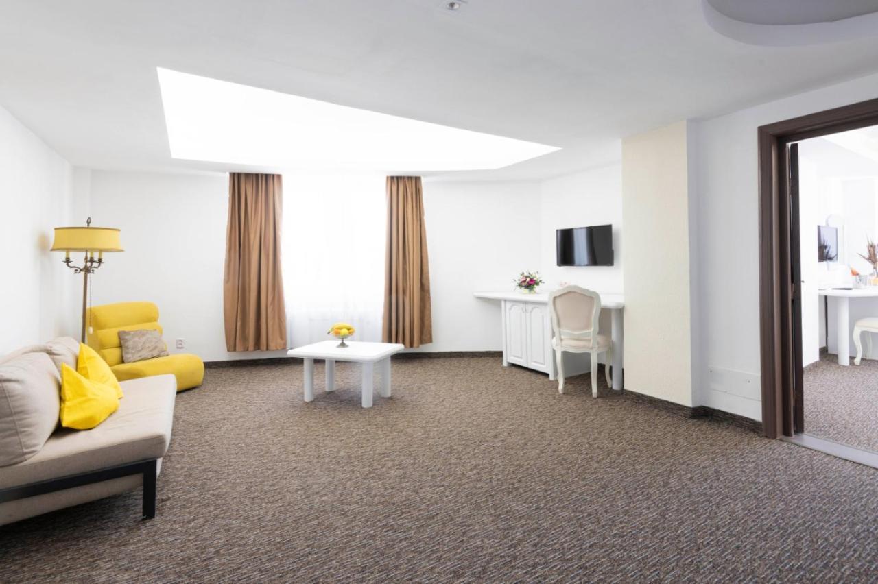 Hotel Randy 콘스탄차 외부 사진