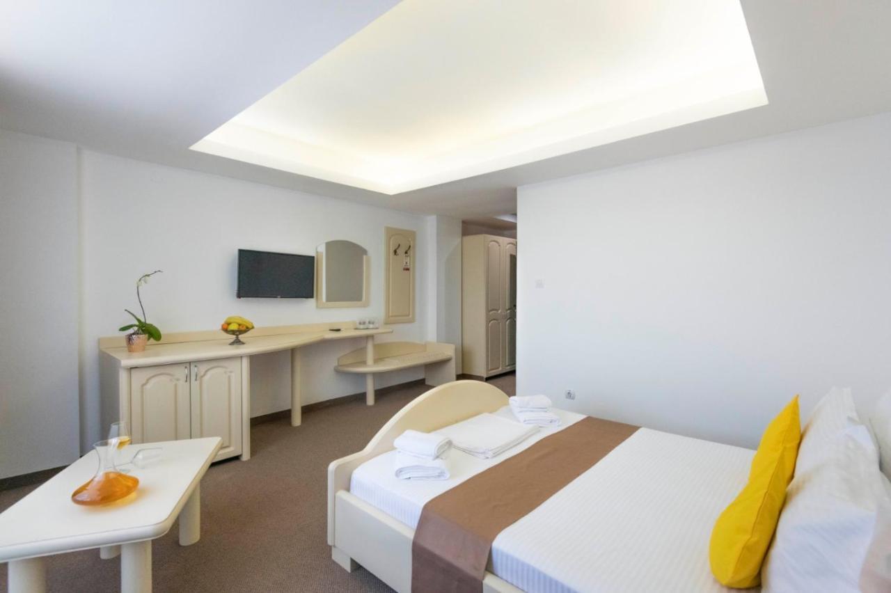 Hotel Randy 콘스탄차 외부 사진