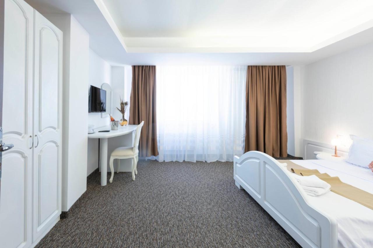 Hotel Randy 콘스탄차 외부 사진