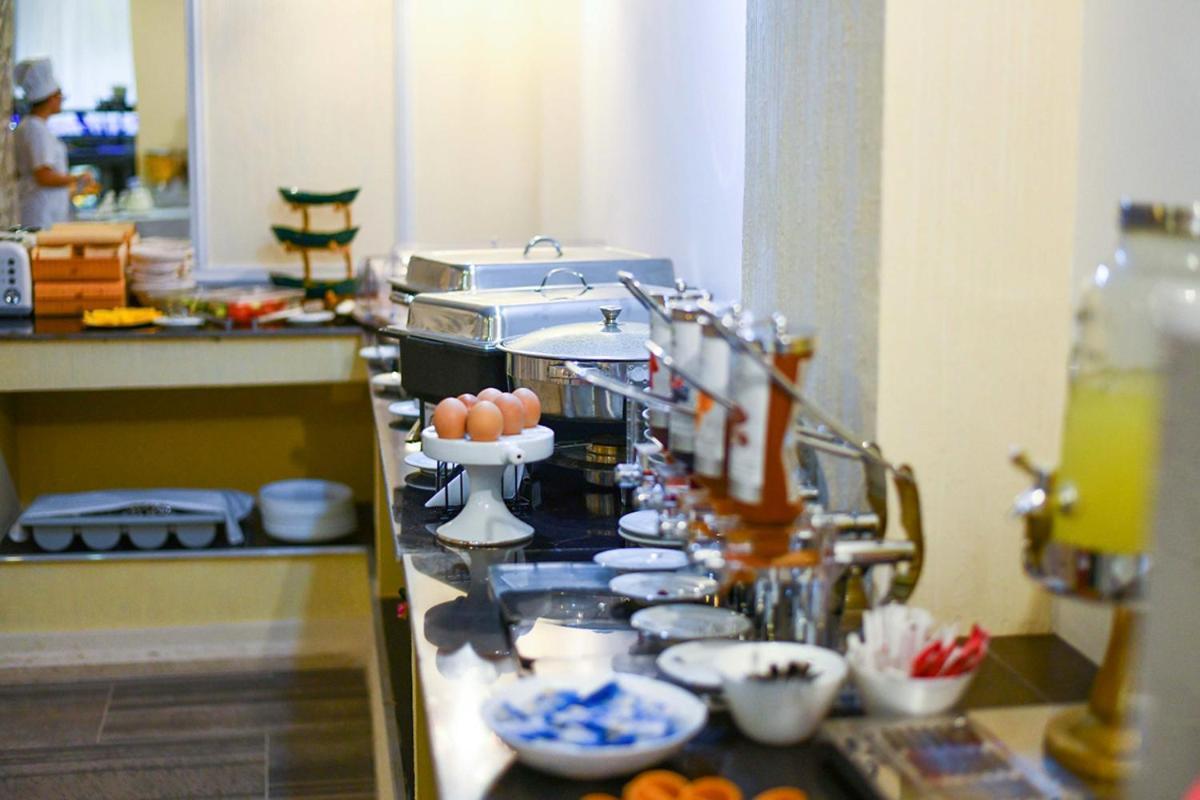 Hotel Randy 콘스탄차 외부 사진