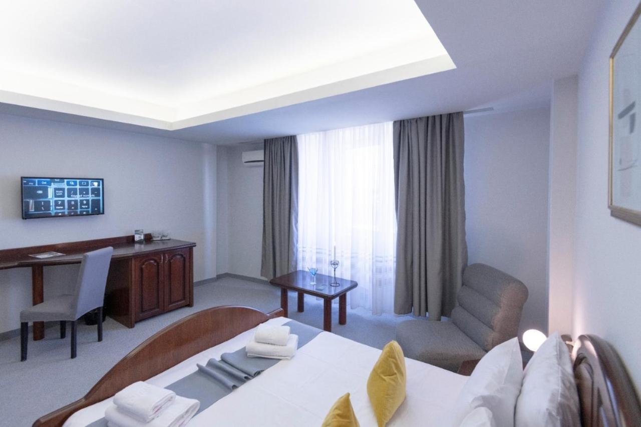 Hotel Randy 콘스탄차 외부 사진