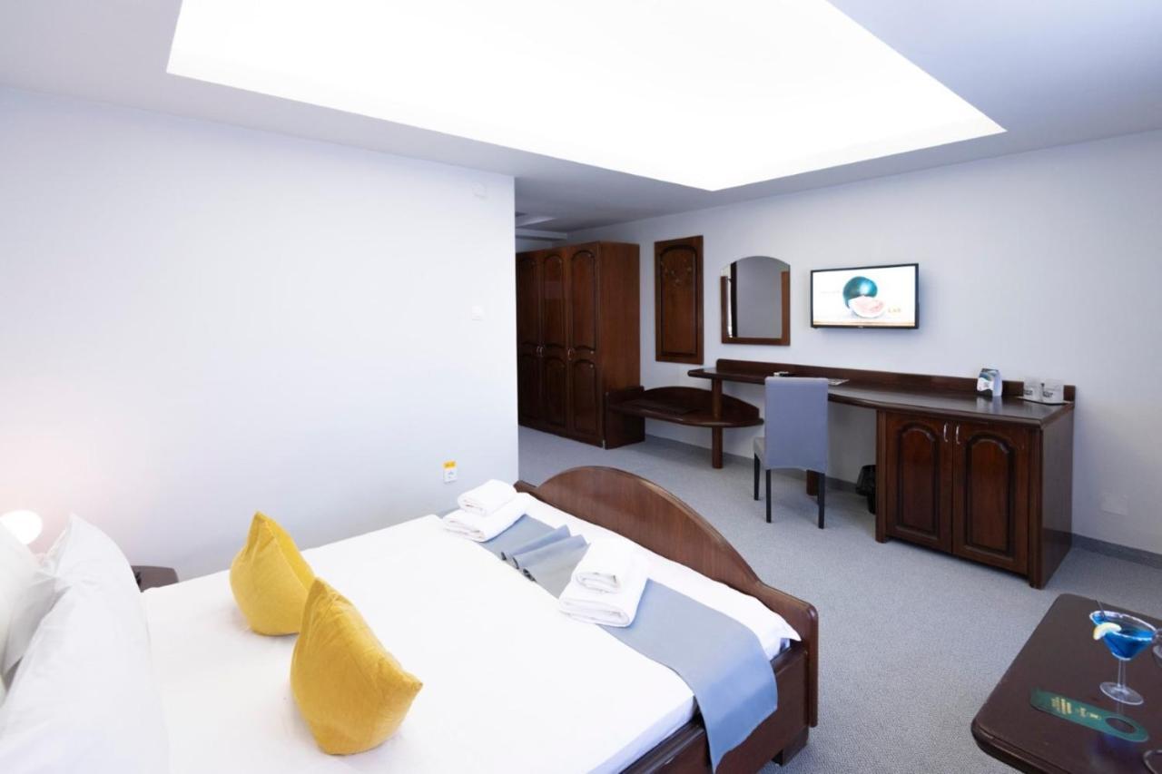 Hotel Randy 콘스탄차 외부 사진