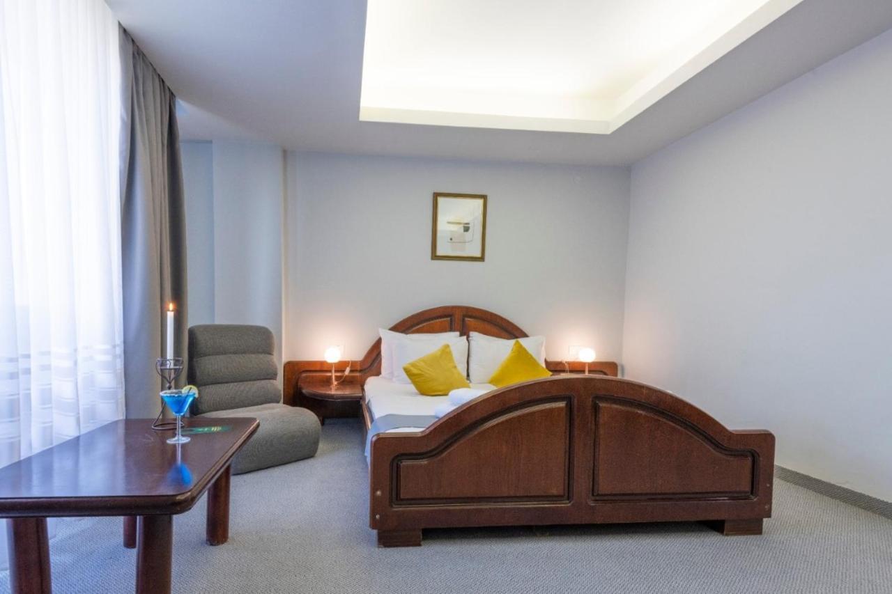 Hotel Randy 콘스탄차 외부 사진